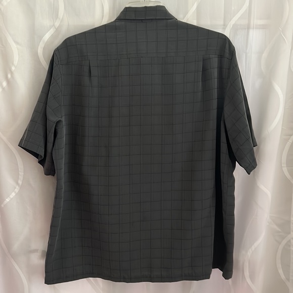 Claiborne Mens Gray Plaid Short Sleeve Button Down Shirt, Size XL - Picture 2 of 5